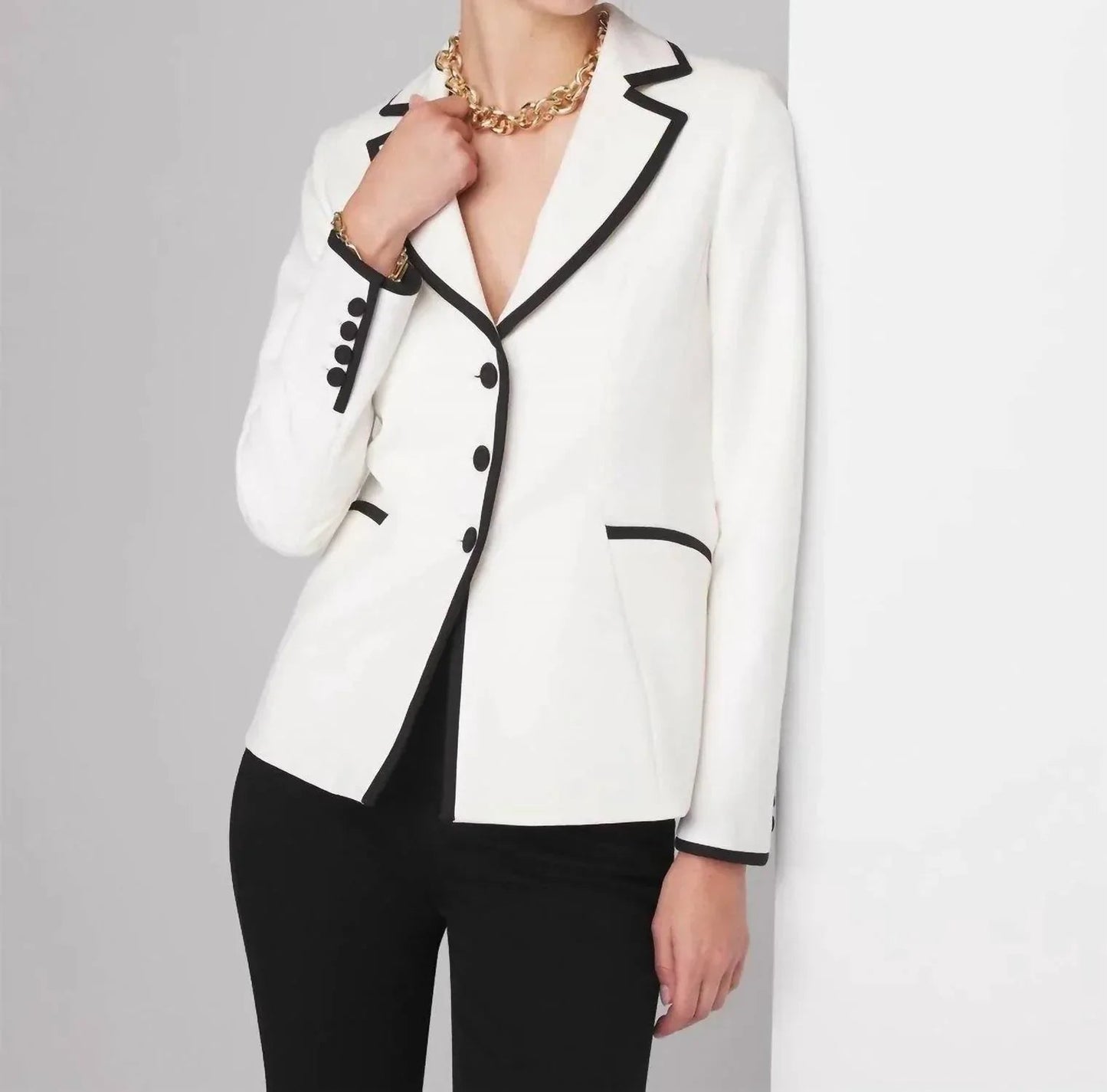 3-button Signature Blazer