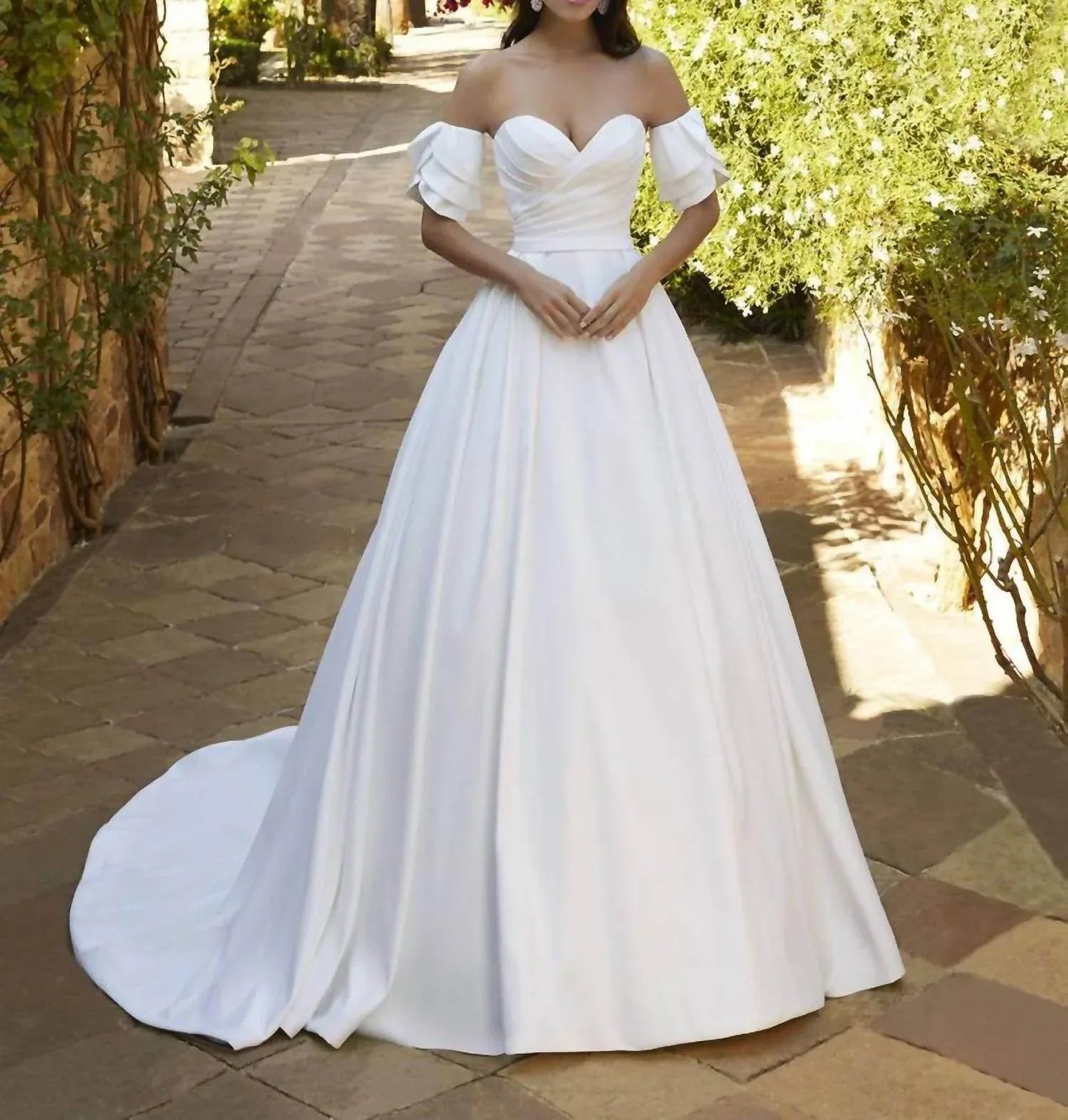 Trägerloses Prinzessinnenkleid aus Satin