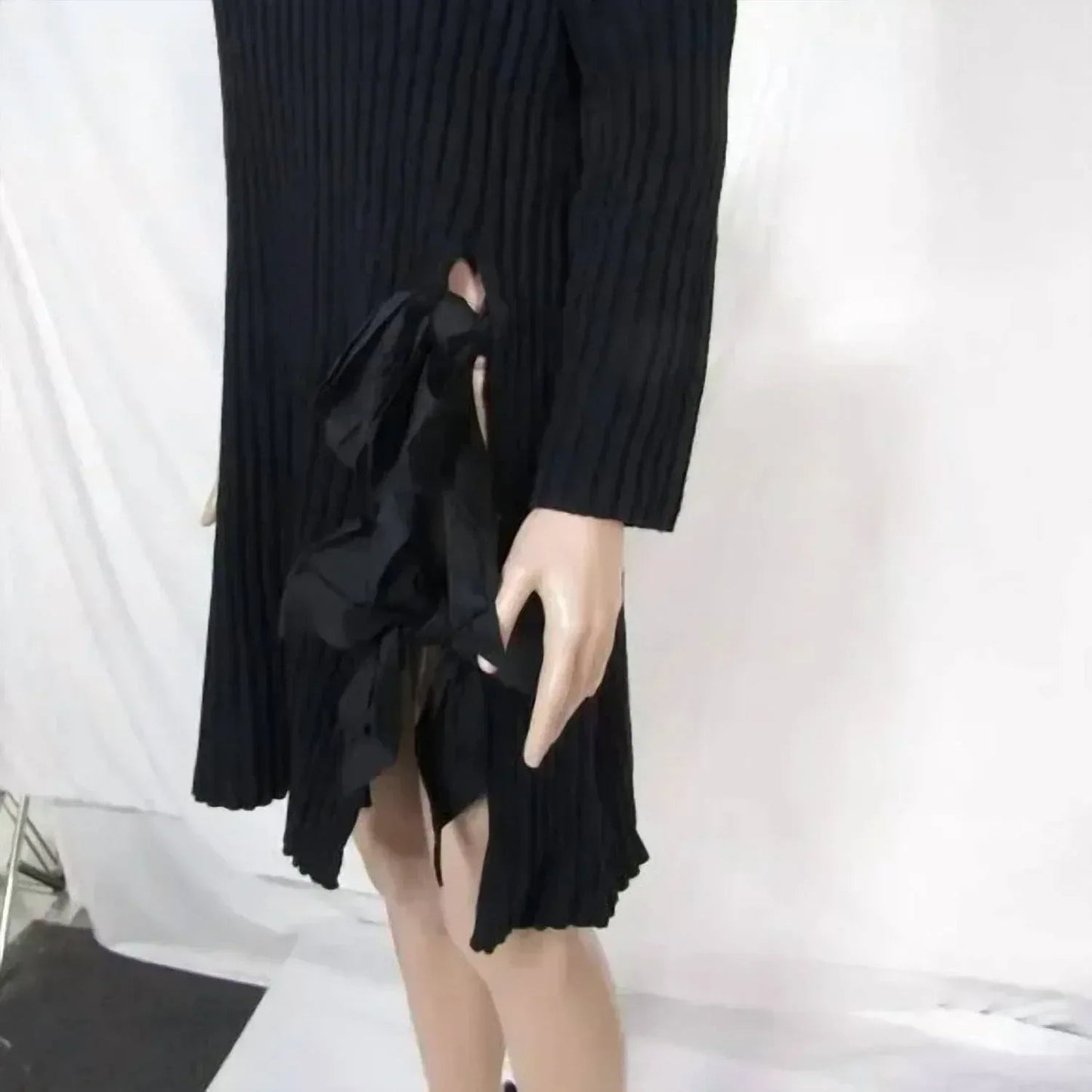 Geripptes Strickkleid für Damen mit Schleifendetail