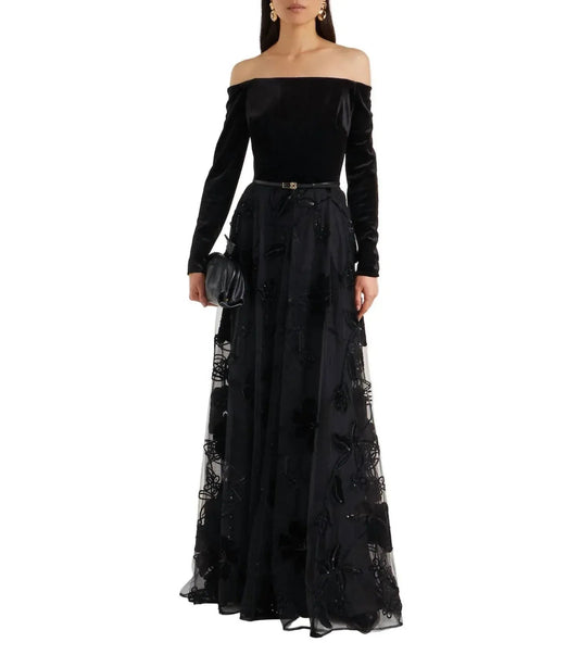 Kleid aus Samttüll mit Stickereien