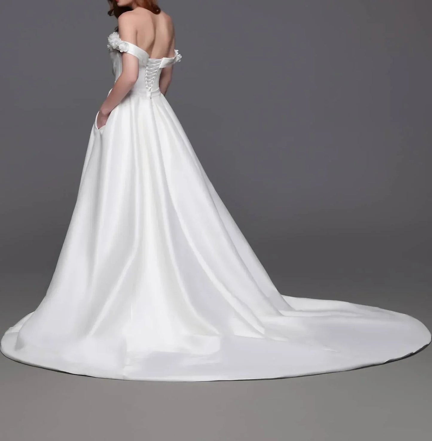 Schulterfreies Hochzeitskleid