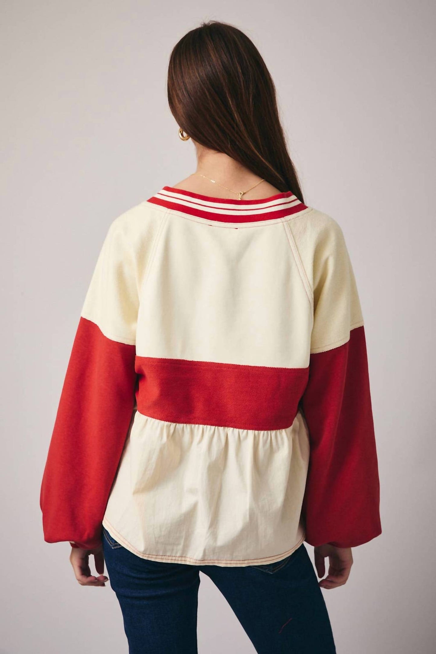Babydoll-Oberteil mit V-Ausschnitt und Colorblock-Design