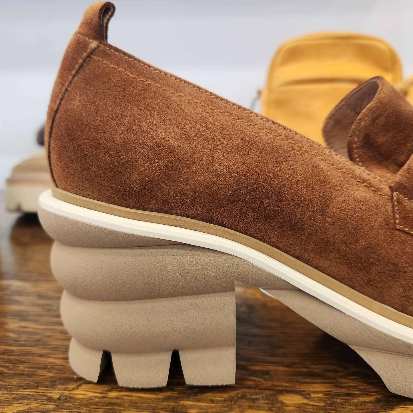 Damen Loafer mit Absatz aus Wildleder