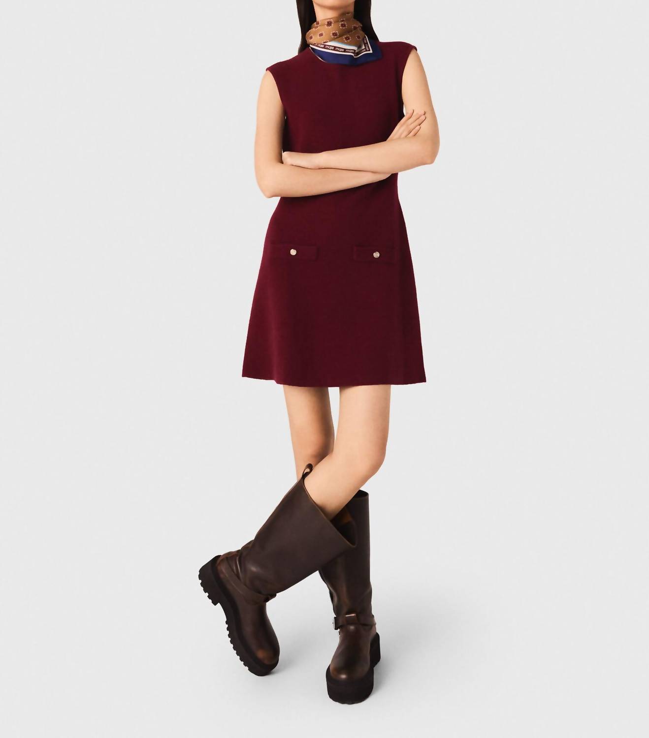 Kurzer Zopfstrickpullover mit Mock Neck