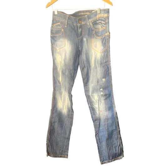 Authentische Damenjeans im 90er-Jahre-Look
