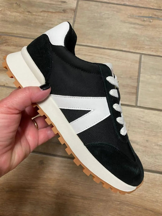 Women's Daily Sneakers