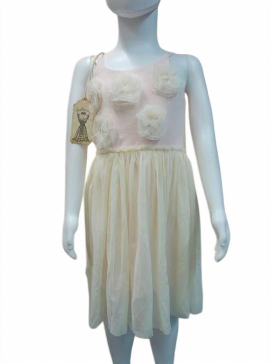 Mädchen, ein Stück oder zwei Kleid