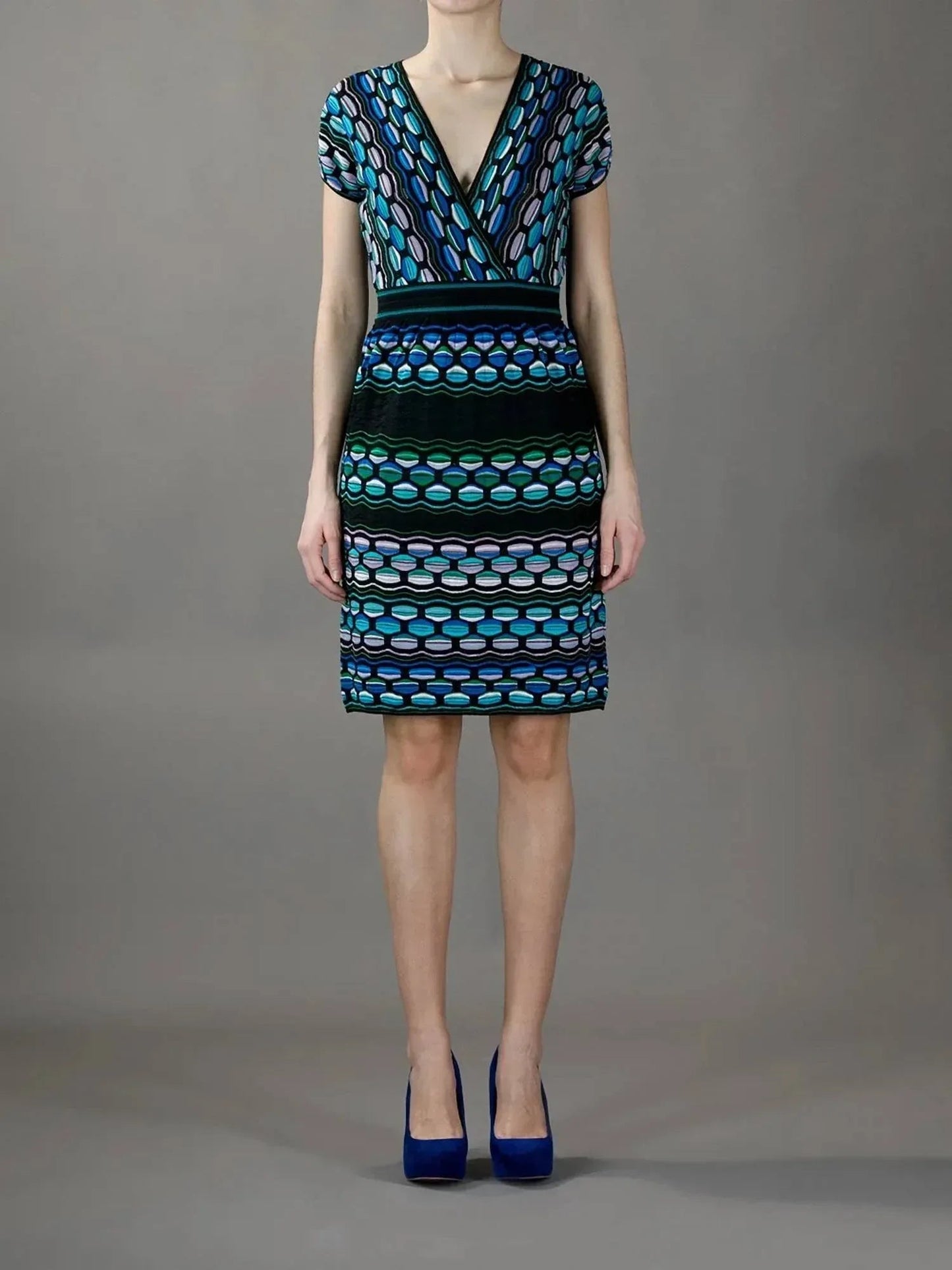 Baumwollkleid mit V-Ausschnitt