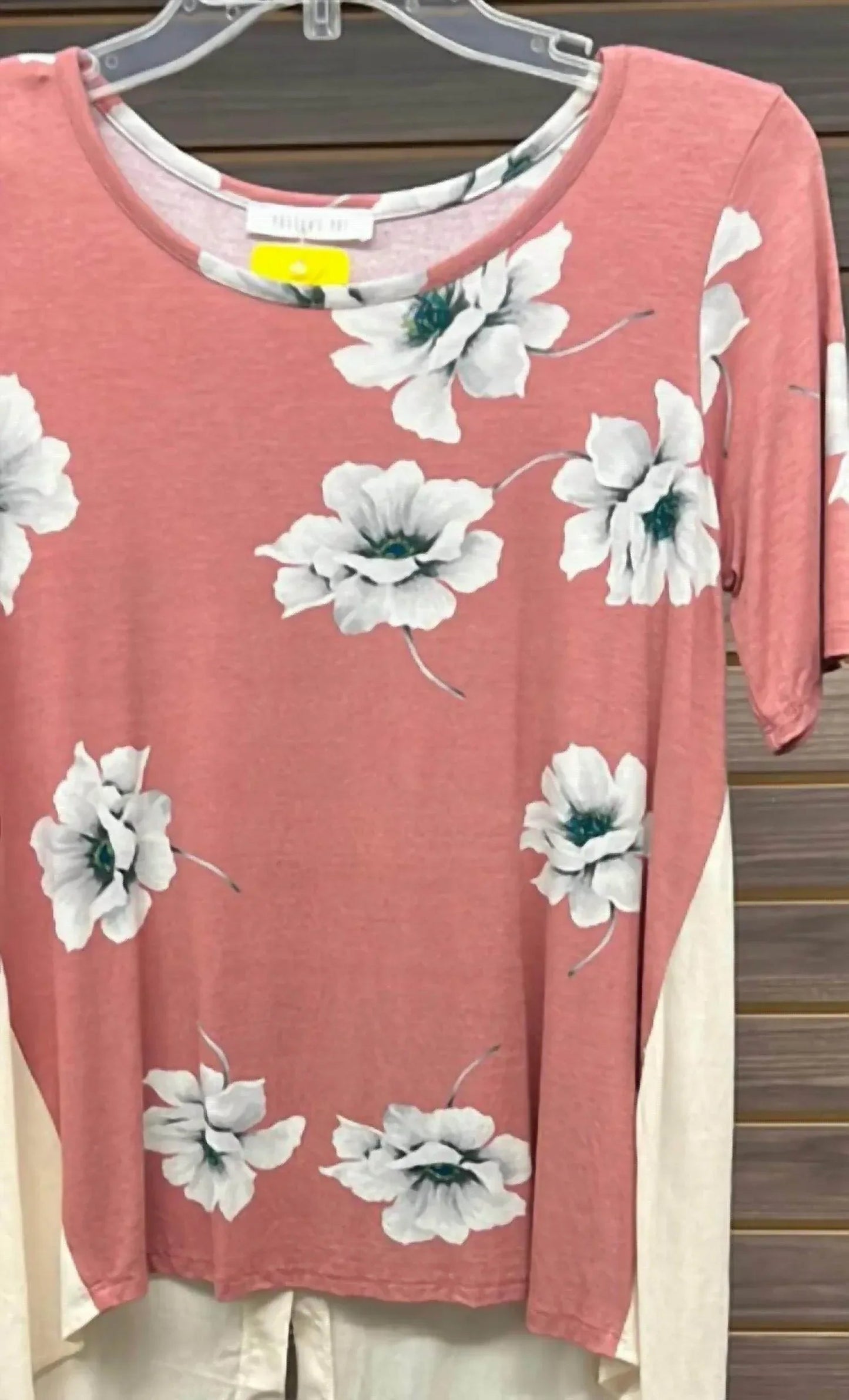 Damen-Bluse mit Blumenmuster und Knopfleiste hinten