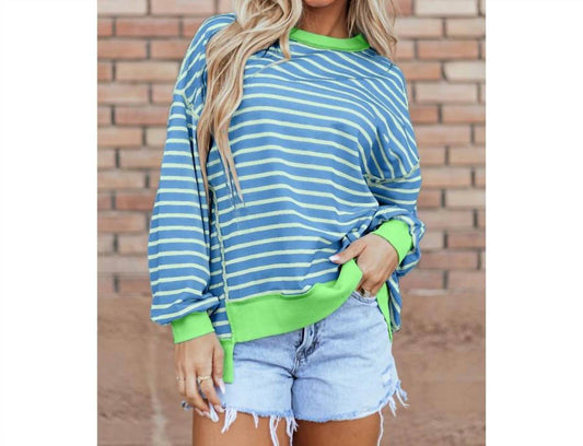 Gestreifter Pullover mit Kontrastbesatz und hohem/tiefem Saum