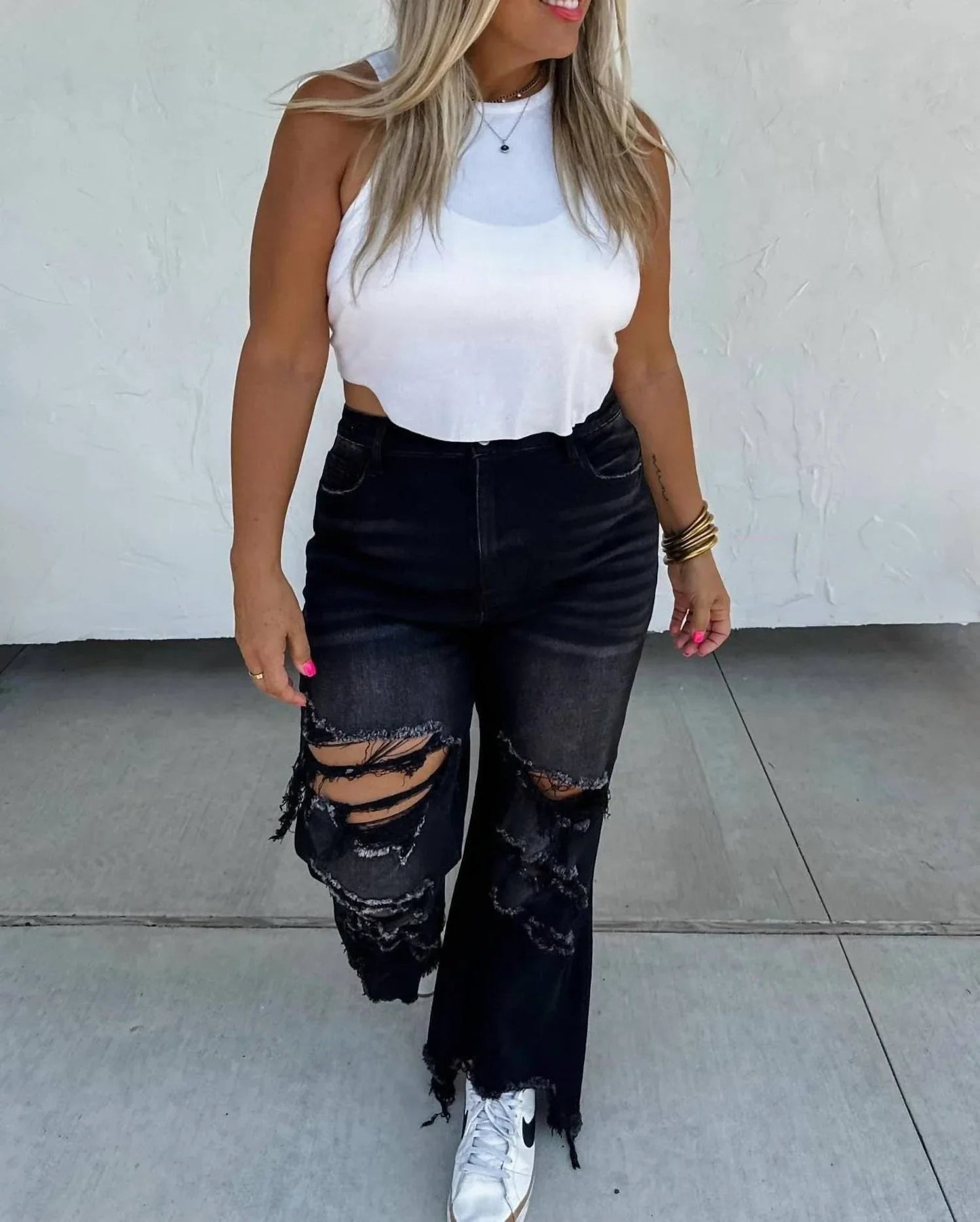 Urbane Jeans mit gekürztem Saum und Used-Look