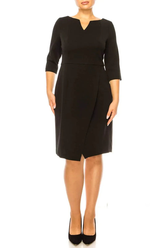Kleid mit V-Ausschnitt und 3/4-Ärmeln