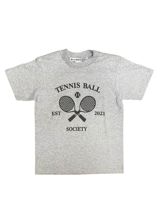Mädchen-Tennisball-Gesellschaft Grafik-T-Shirt