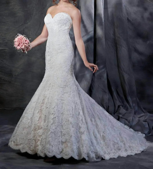 Trompetenkleid mit ausgestelltem Rock