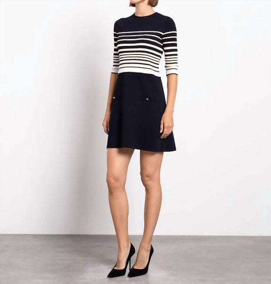 Kleid aus Viskose und Lurex