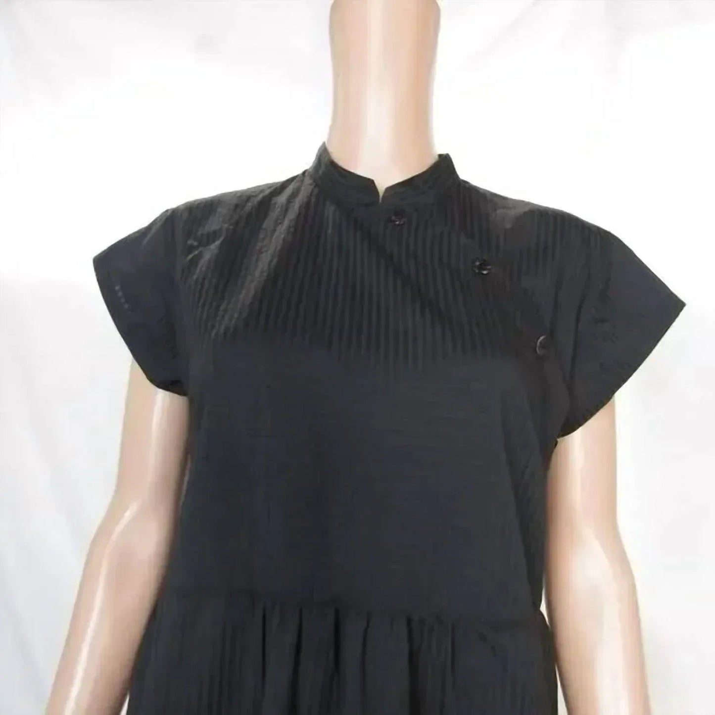 Damen asymmetrisches kurzärmliges Kleid mit Knöpfen