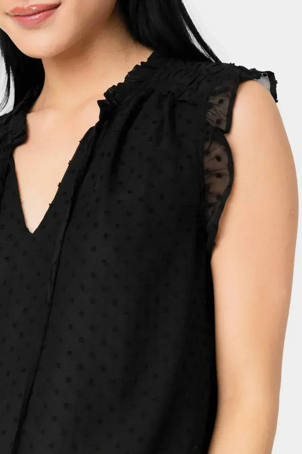 V-Ausschnitt-Bluse mit Rüschenbesatz