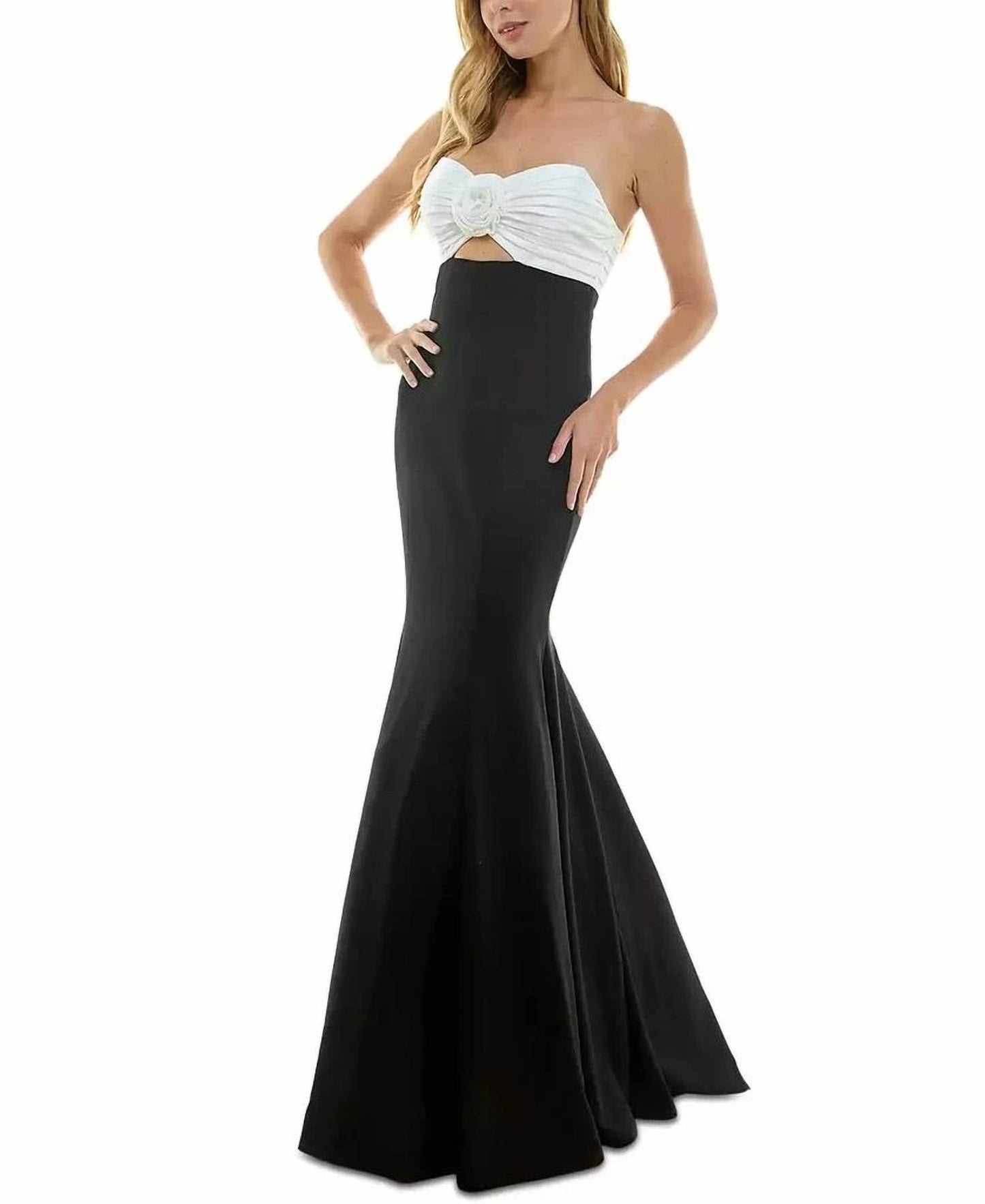 Trägerloses, farblich abgesetztes Kleid mit Rosettenbesatz und Cut-Outs