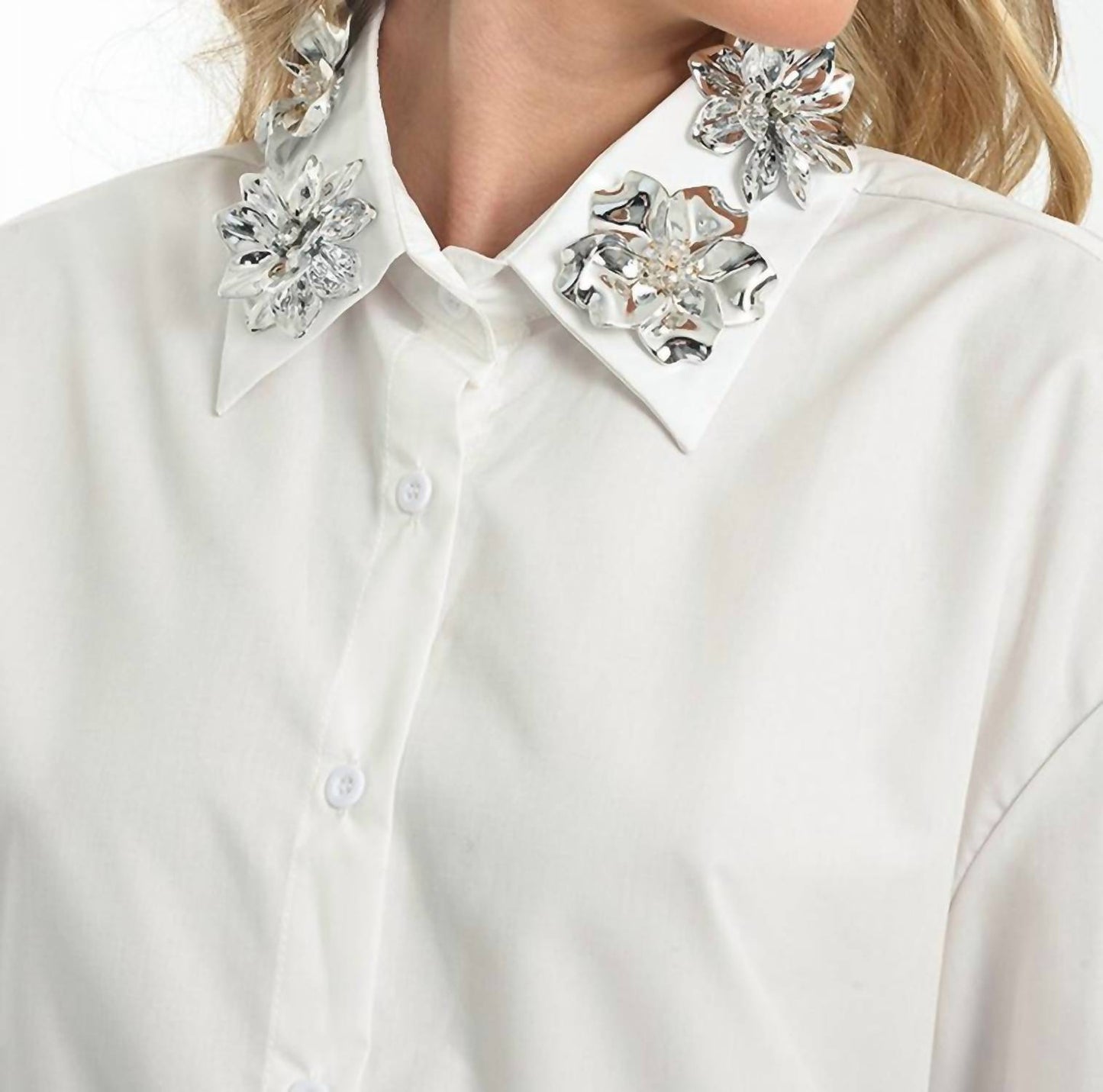 Bluse mit verziertem Kragen